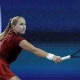 Le compteur s'est arrêté à 13 pour Mirra Andreeva. KEYSTONE/EPA/CRISTOBAL HERRERA-ULASHKEVICH
